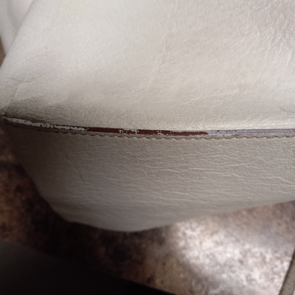 Dooney & Bourke - Picture 5 of 6